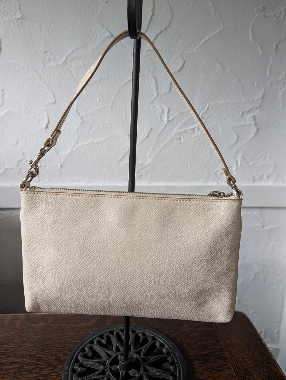 Coach Cream Leather Wristlet Clutch - Picture 2 of 6